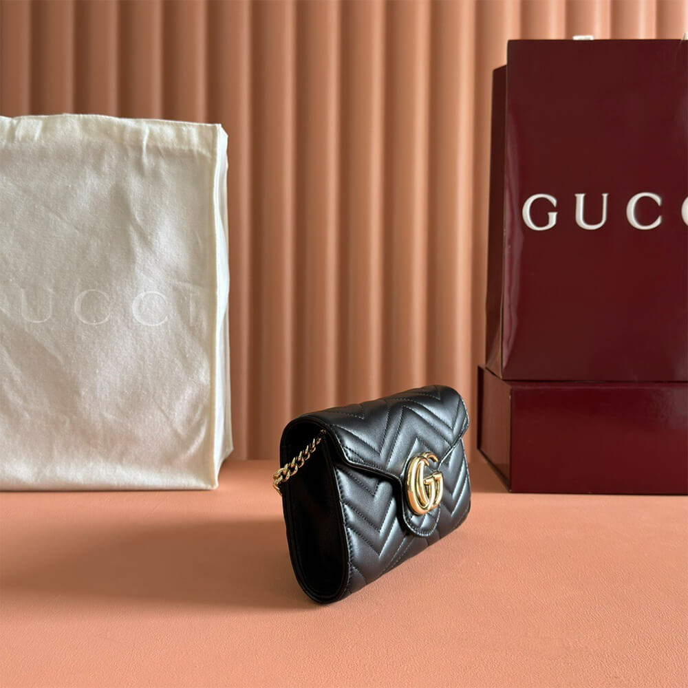 GG Marmont wallet on chain